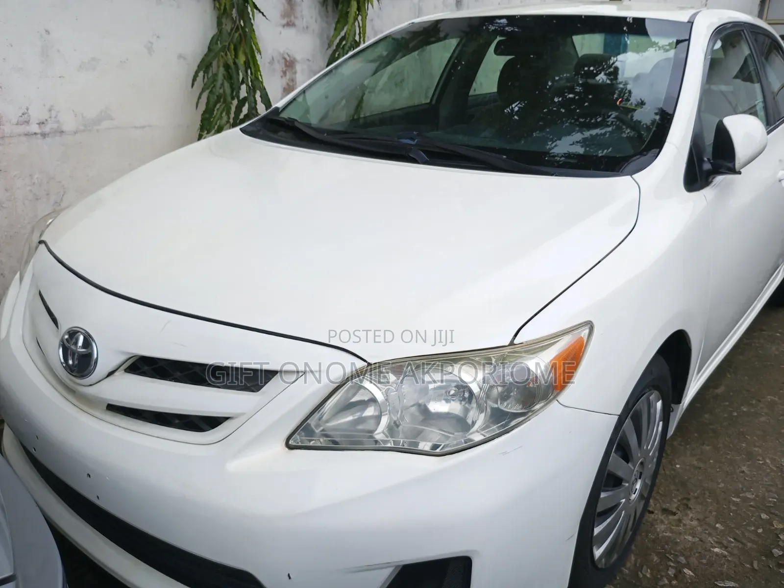 Toyota Corolla LE 4dr Sedan (1.8L 4cyl 4A) 2012 White