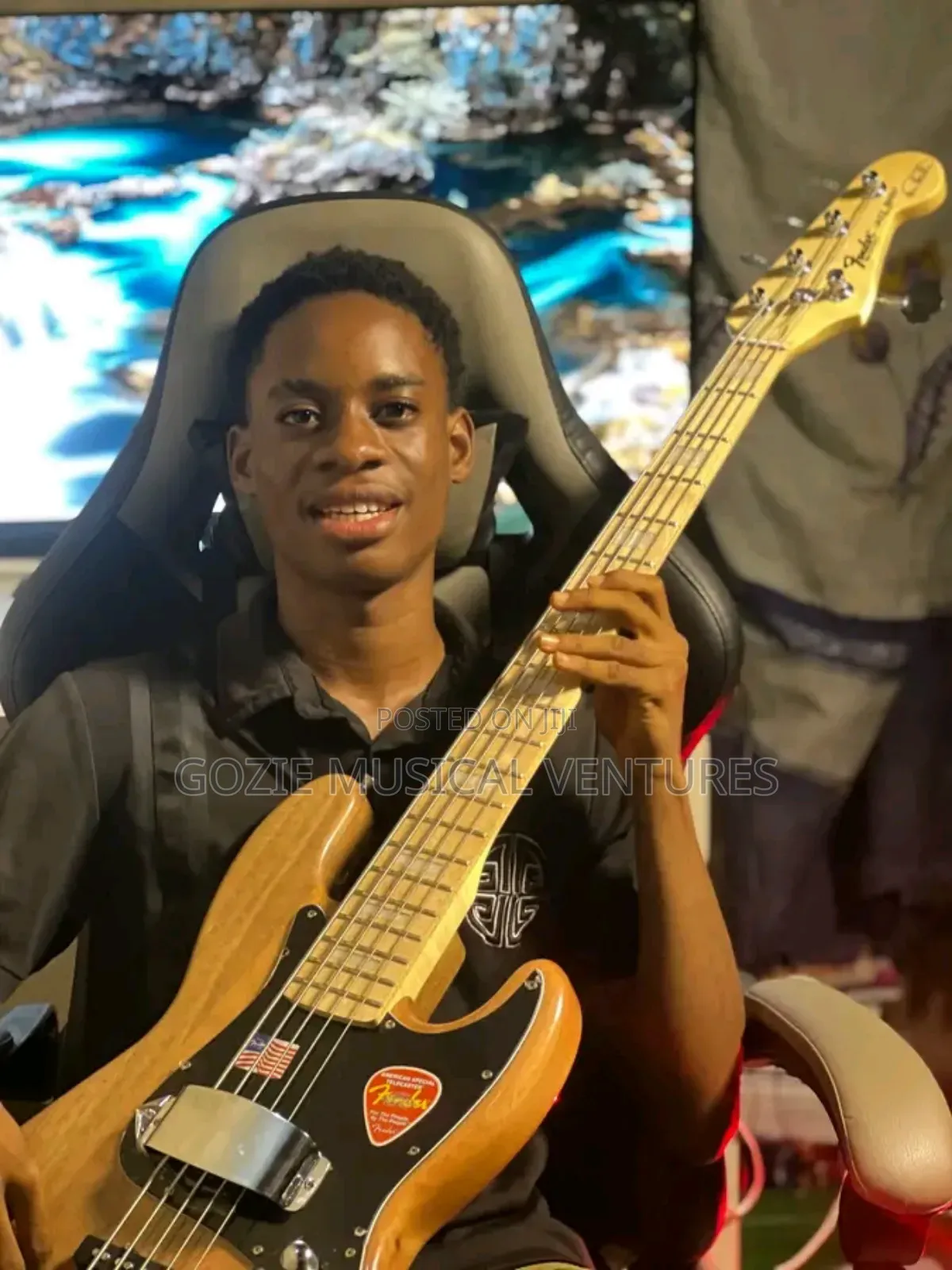 Quality Fender Jazz Bass Guitar Wood and Red Colour With Quality Sound