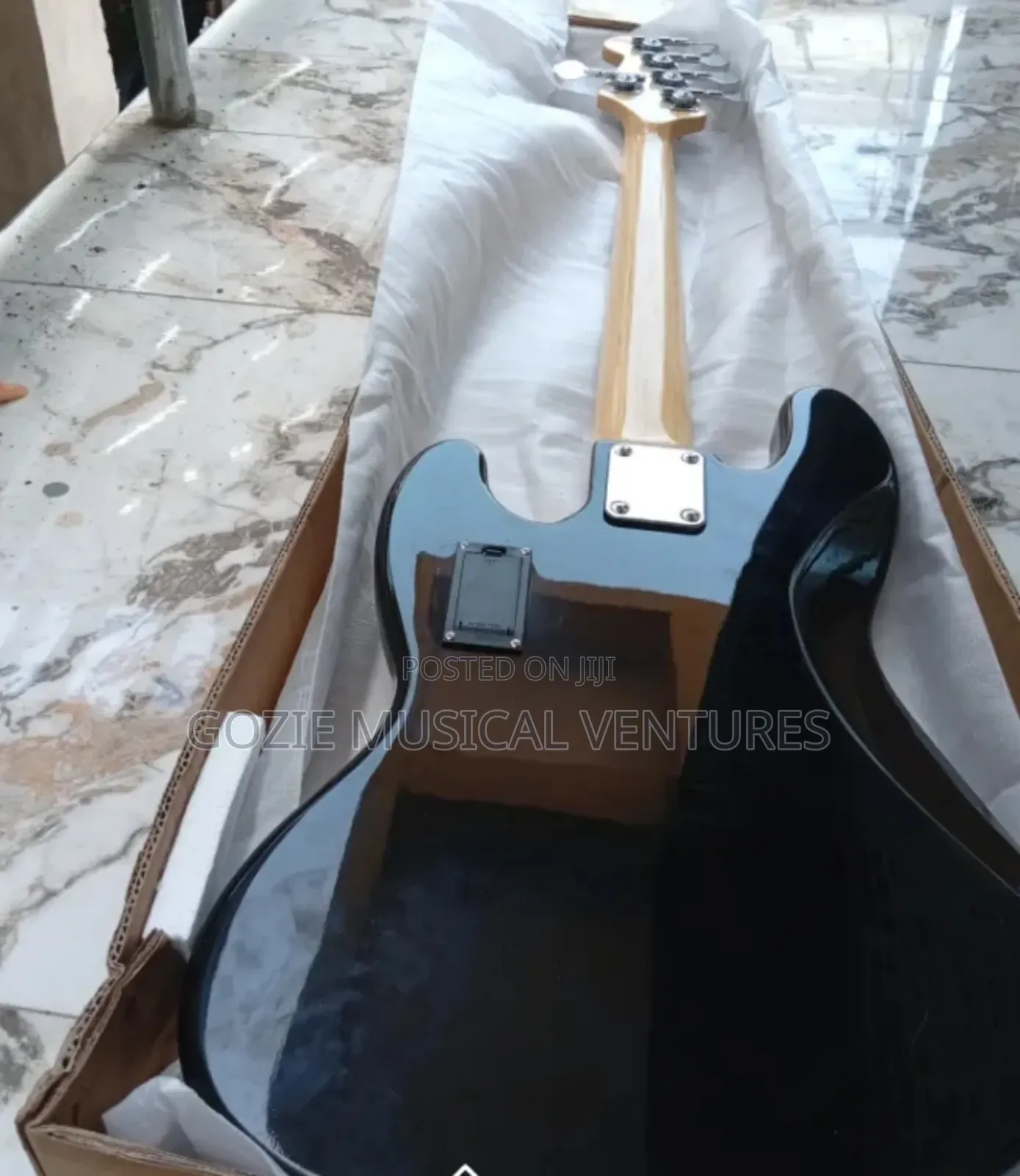 Quality Fender Jazz Bass Guitar Wood and Red Colour With Quality Sound