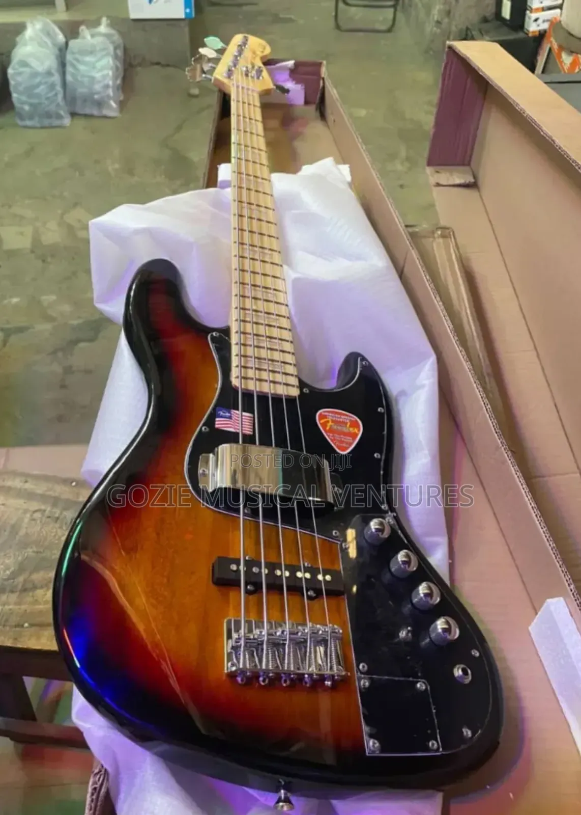 Quality Fender Jazz Bass Guitar Wood and Red Colour With Quality Sound