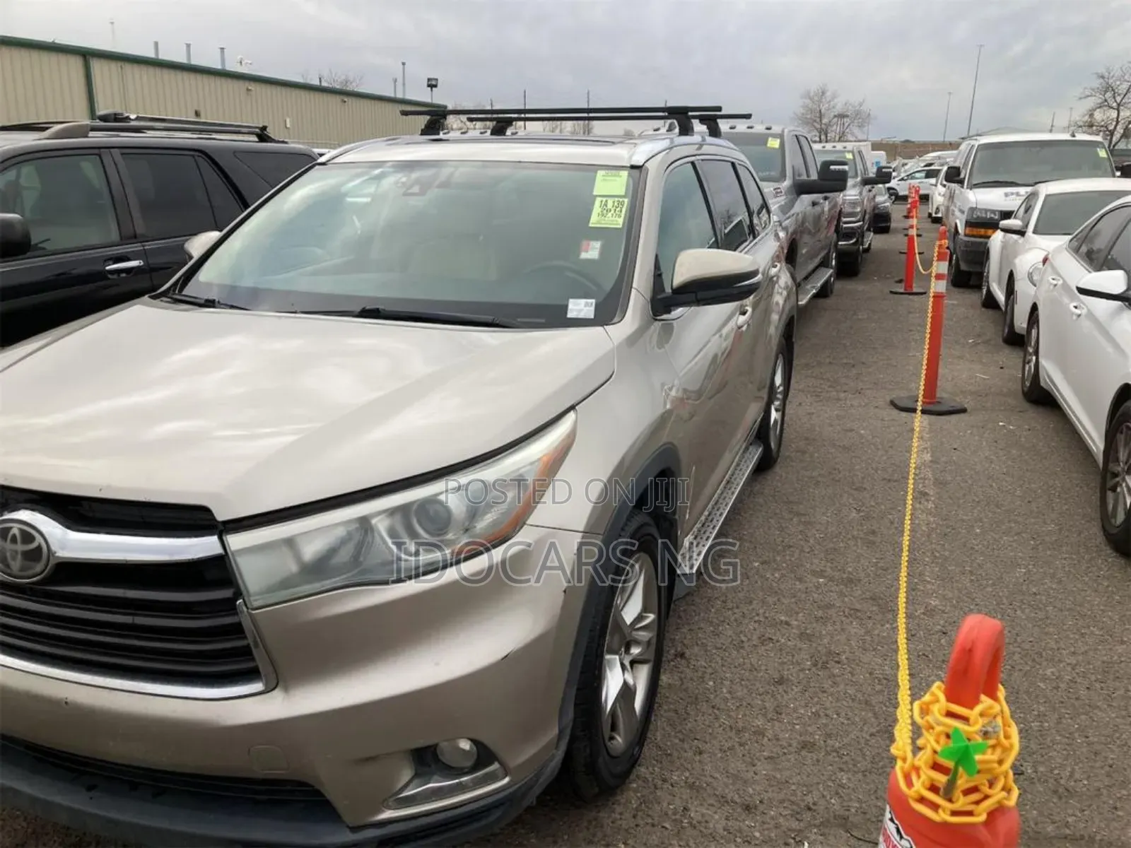 Toyota Highlander Limited Platinum 4dr SUV AWD (3.5L 6cyl 6A) 2015 Gold