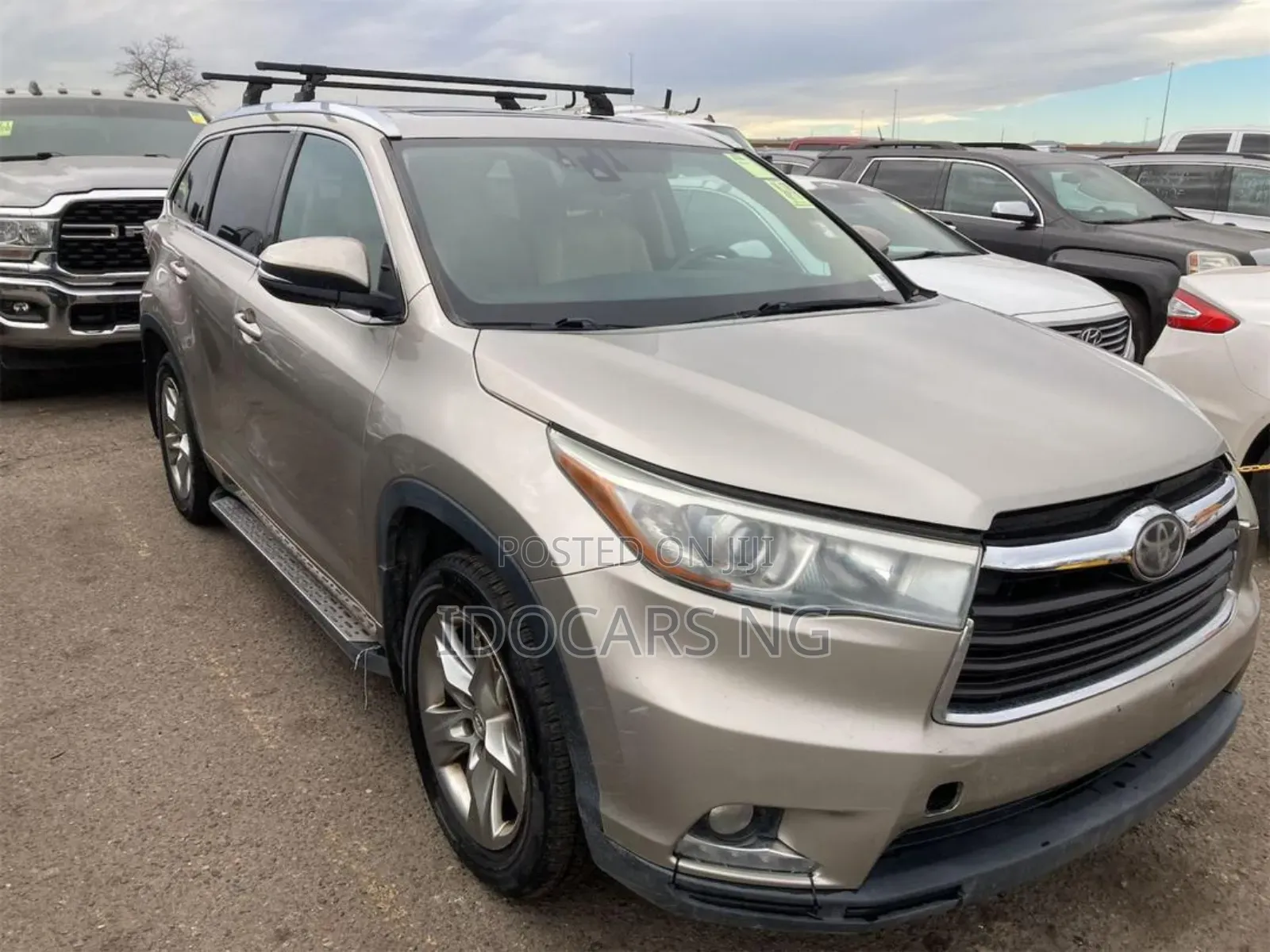 Toyota Highlander Limited Platinum 4dr SUV AWD (3.5L 6cyl 6A) 2015 Gold