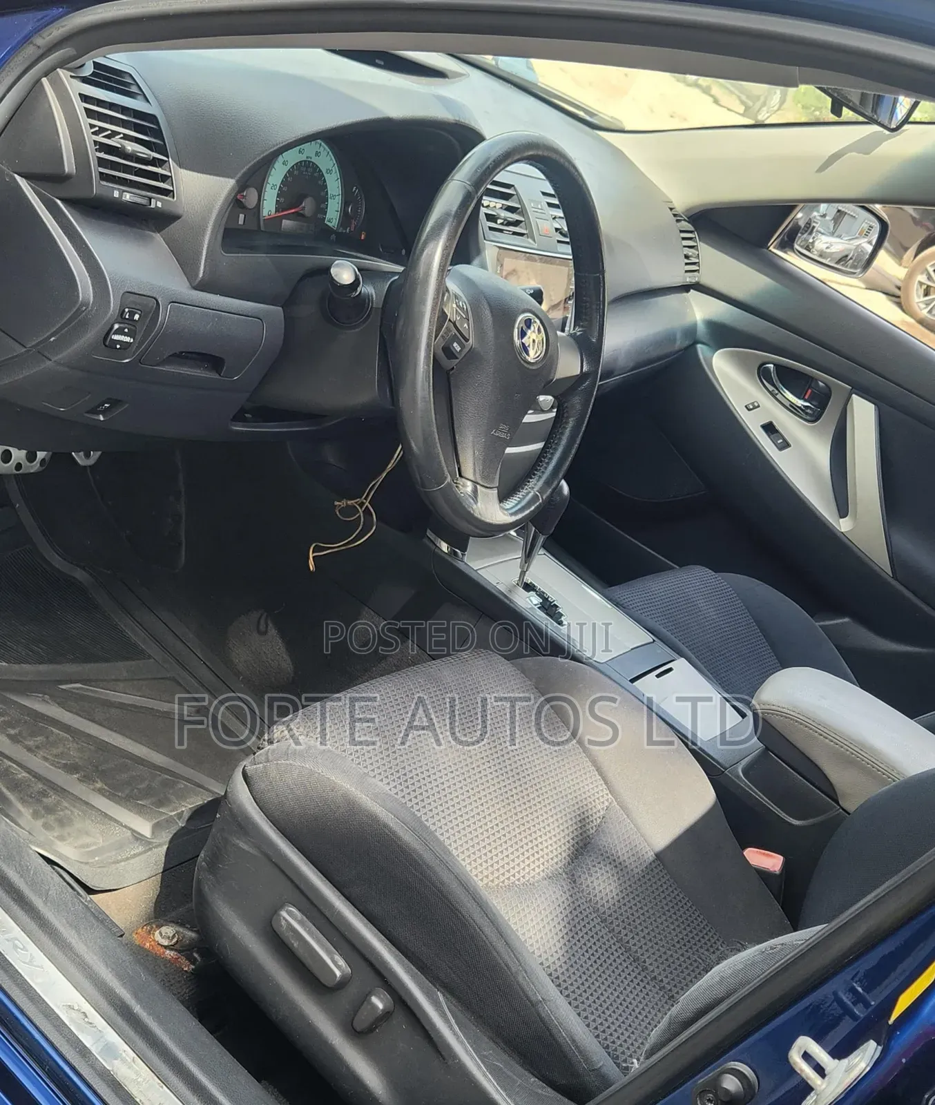 Toyota Camry SE 4dr Sedan (2.5L 4cyl 6A) 2011 Blue