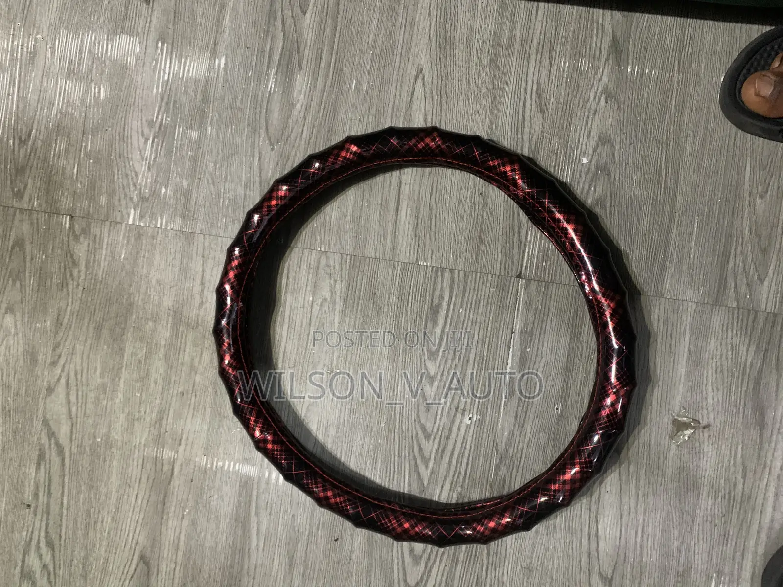 Red and Black Diamond Pattern Steering Wheel Cover