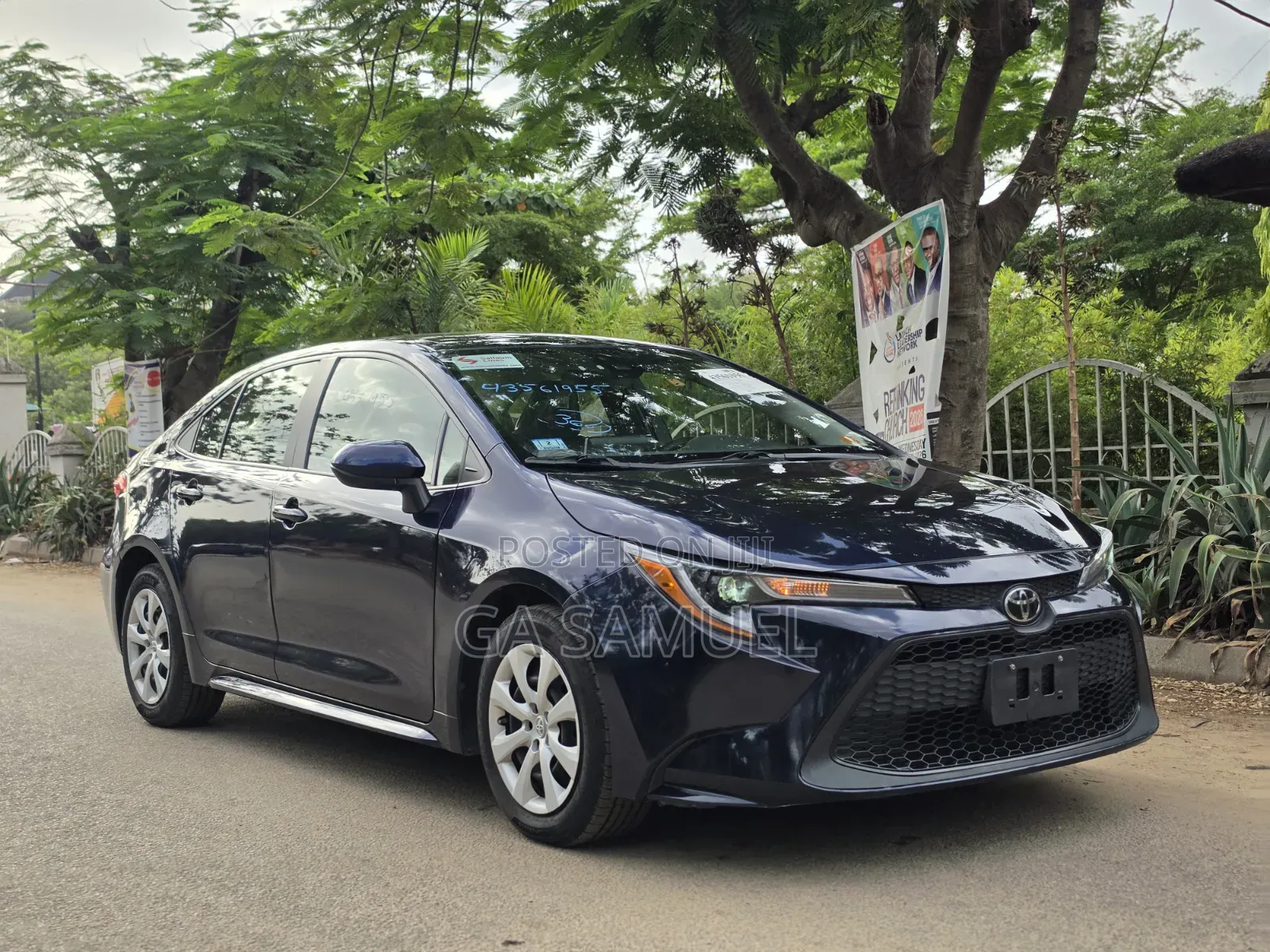 Toyota Corolla LE 2021 Blue