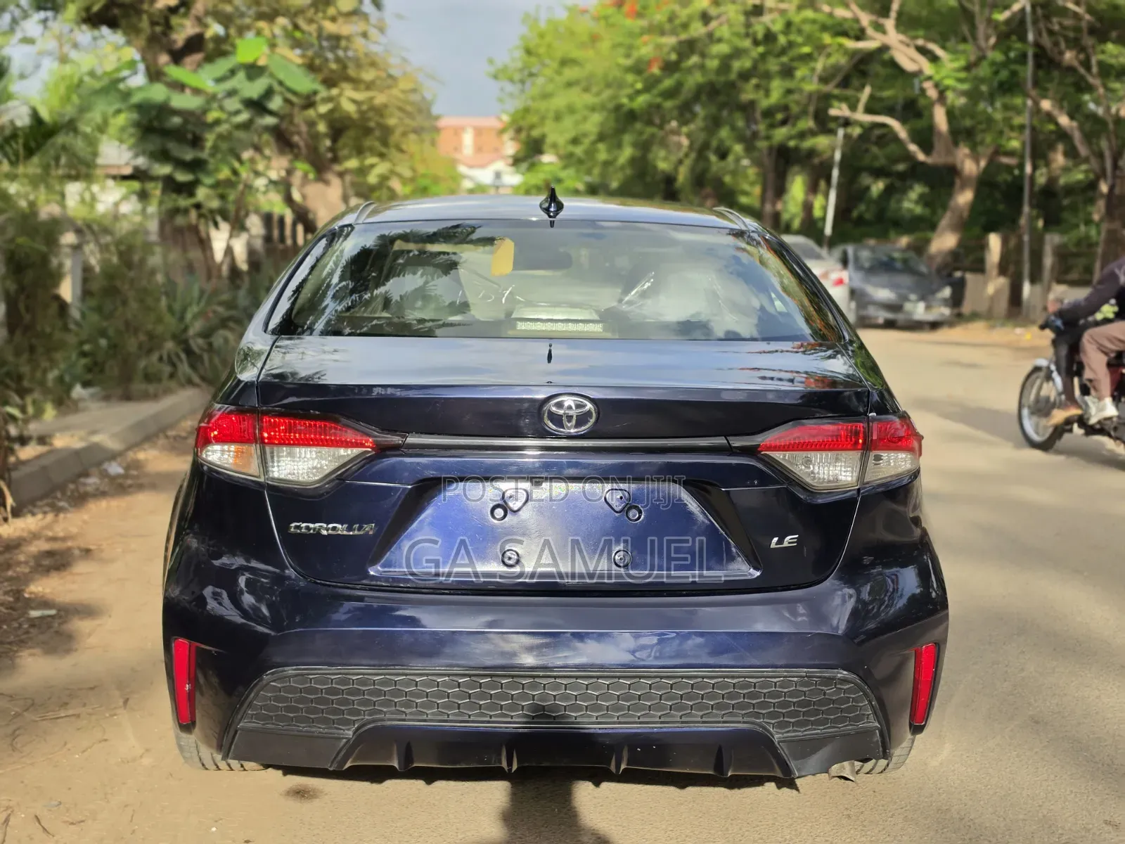 Toyota Corolla LE 2021 Blue