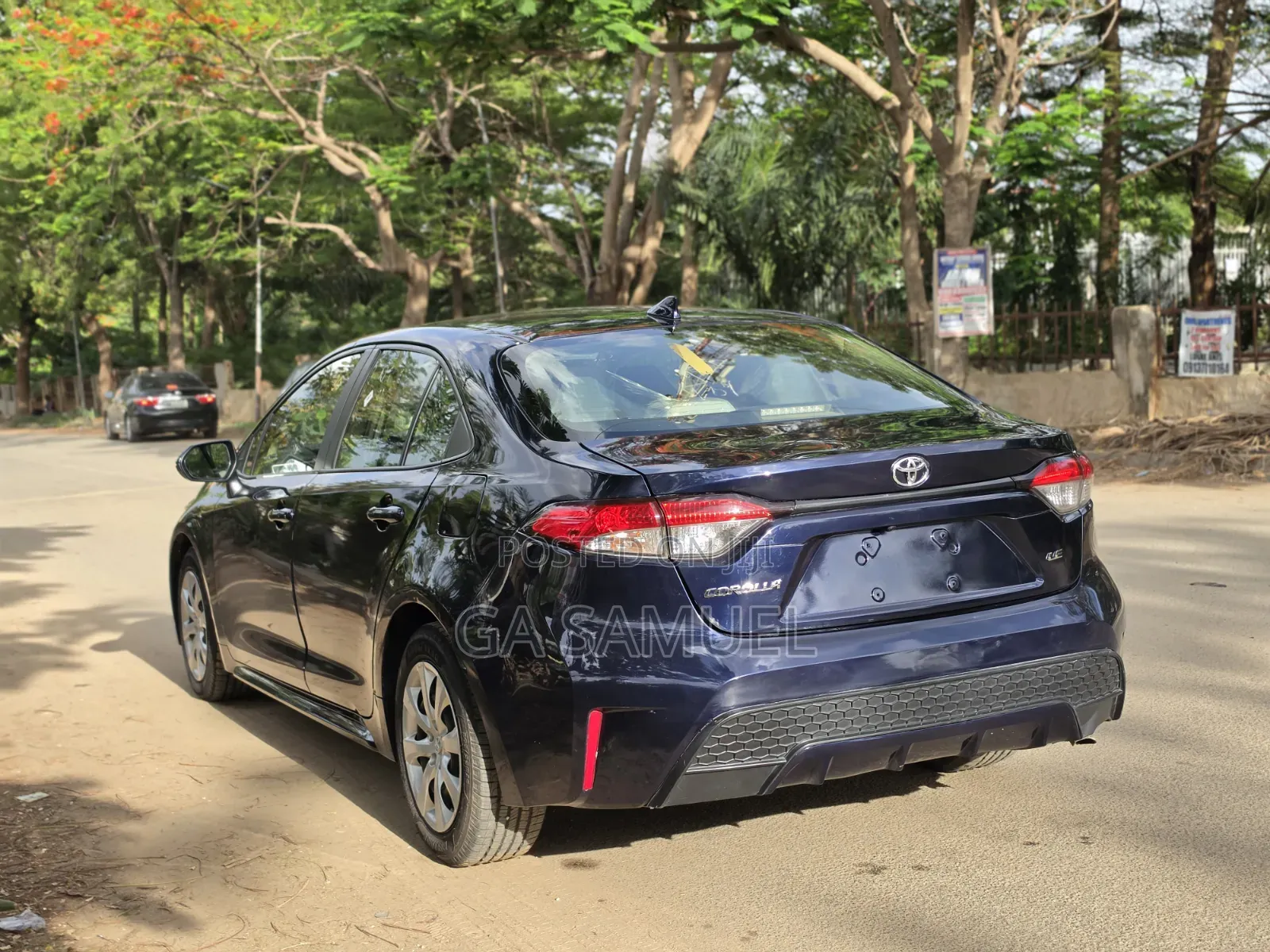 Toyota Corolla LE 2021 Blue