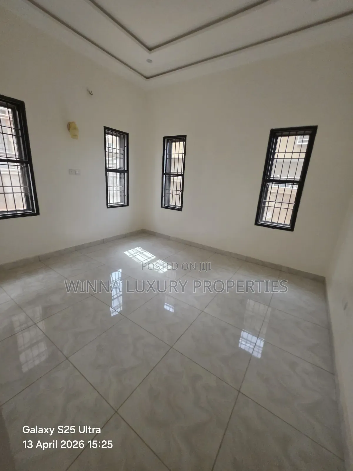 6bdrm Mansion in Nut, Opposite River, Lugbe District for sale