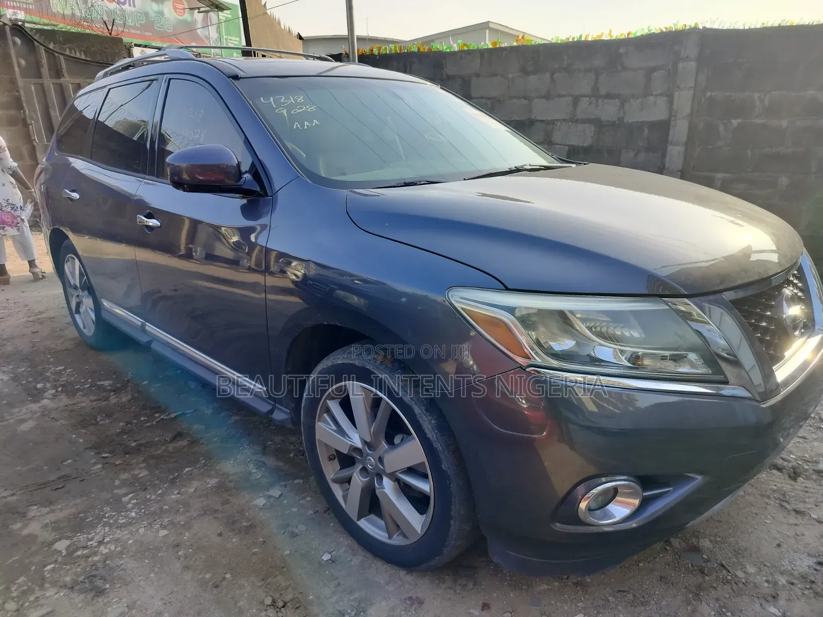Nissan Pathfinder Platinum 4x4 2013 Gray