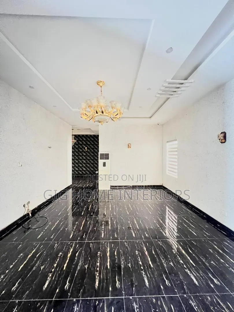 5bdrm Duplex in Ikota, Ajah for sale