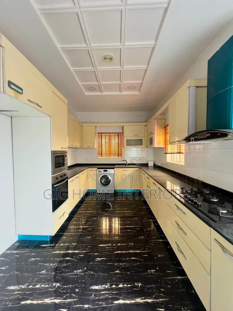 5bdrm Duplex in Ikota, Ajah for sale