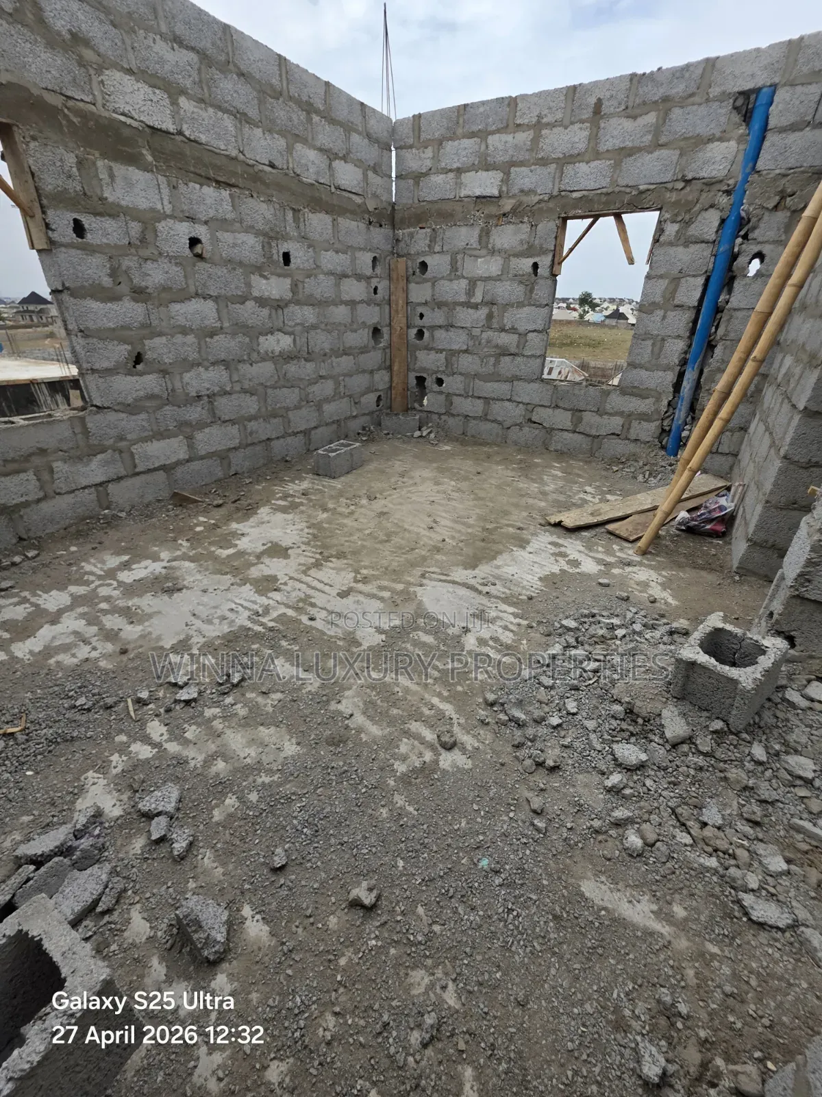 4bdrm Duplex in Sabon Lugbe for sale
