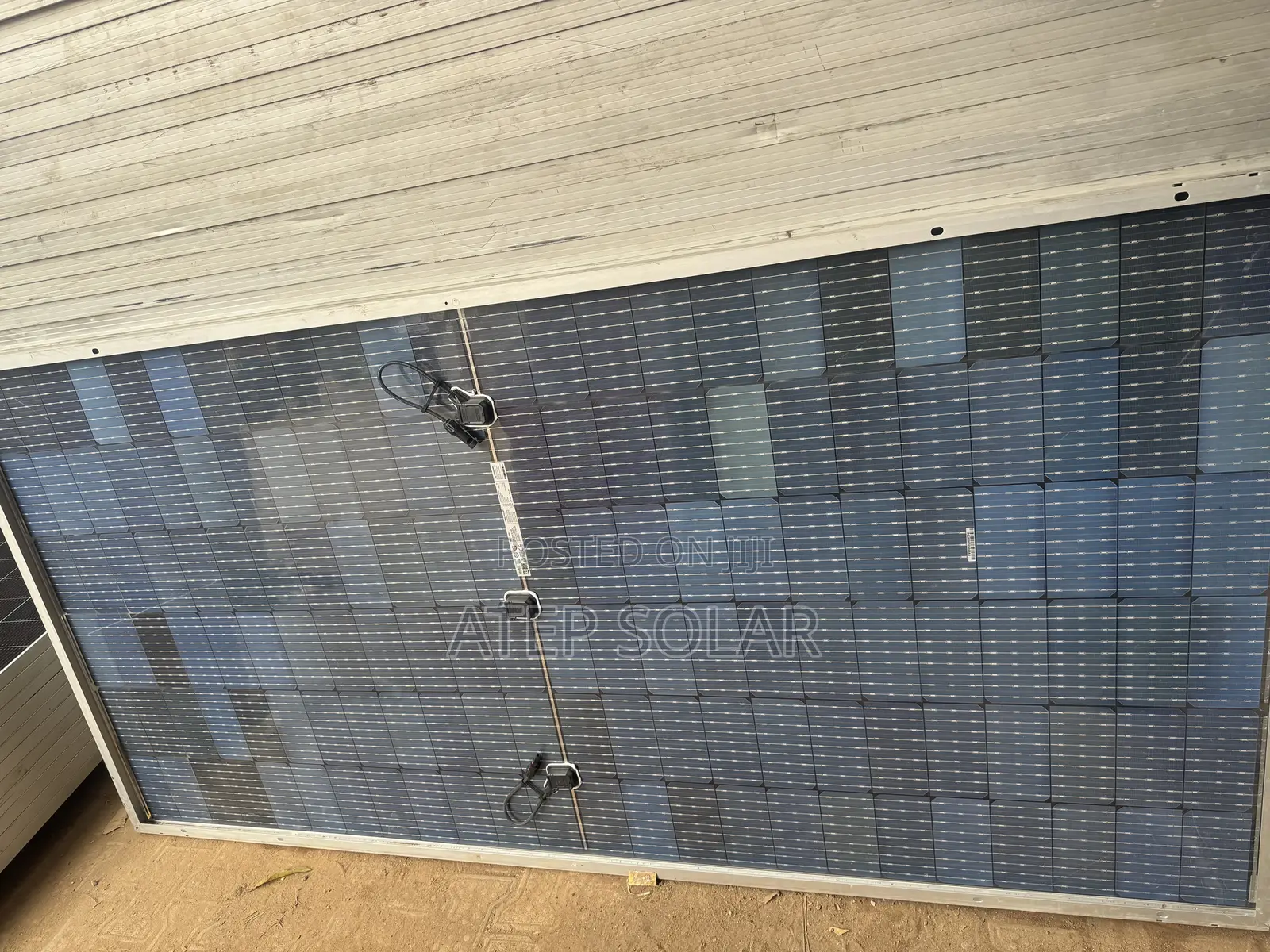 Original 585w Jinko Solar Panels (Biracial)