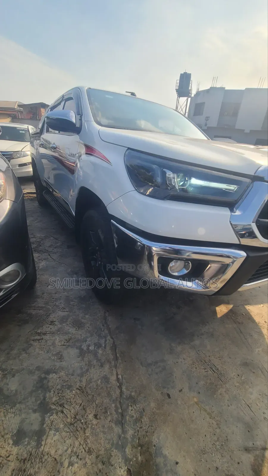 Toyota Hilux 2023 White