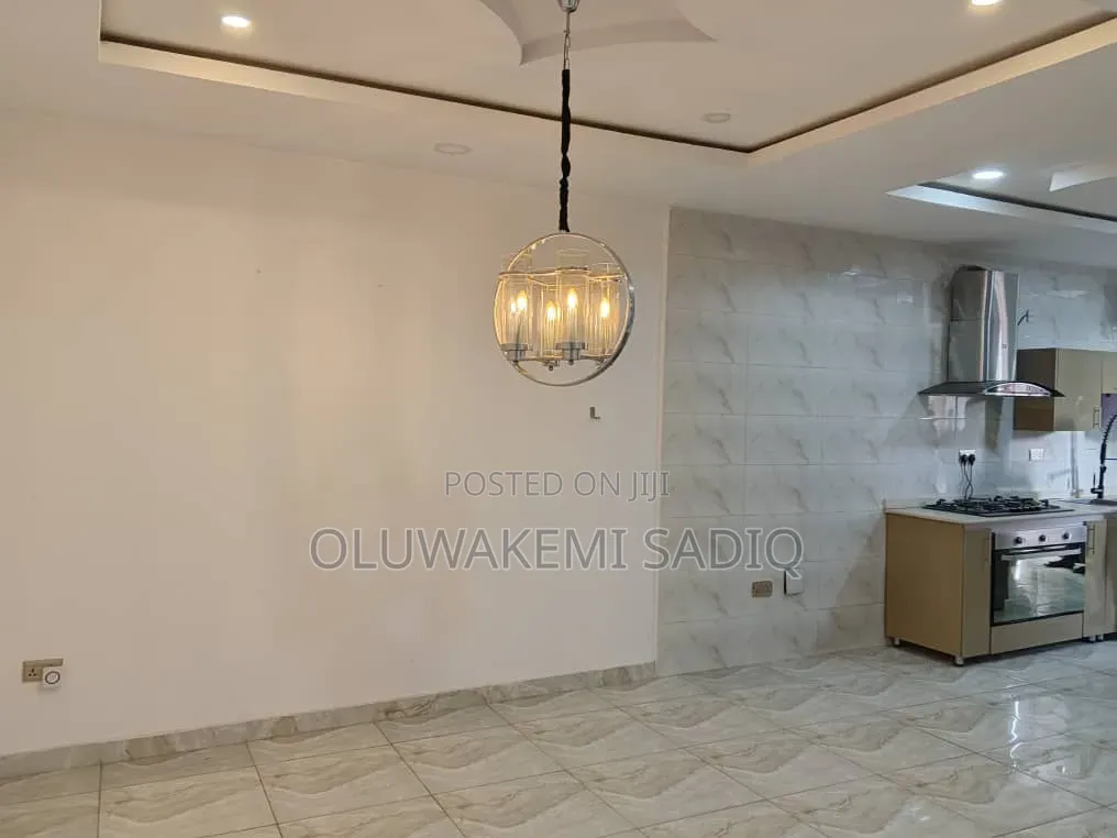4bdrm Duplex in Adeniyi Jones for rent