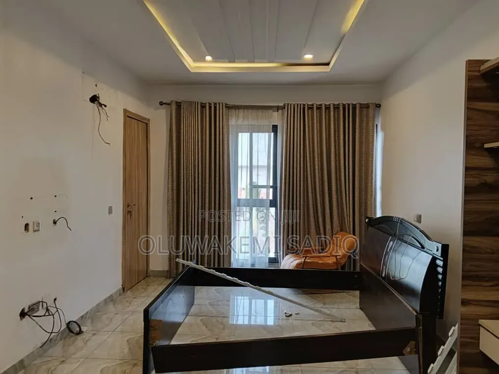 4bdrm Duplex in Adeniyi Jones for rent