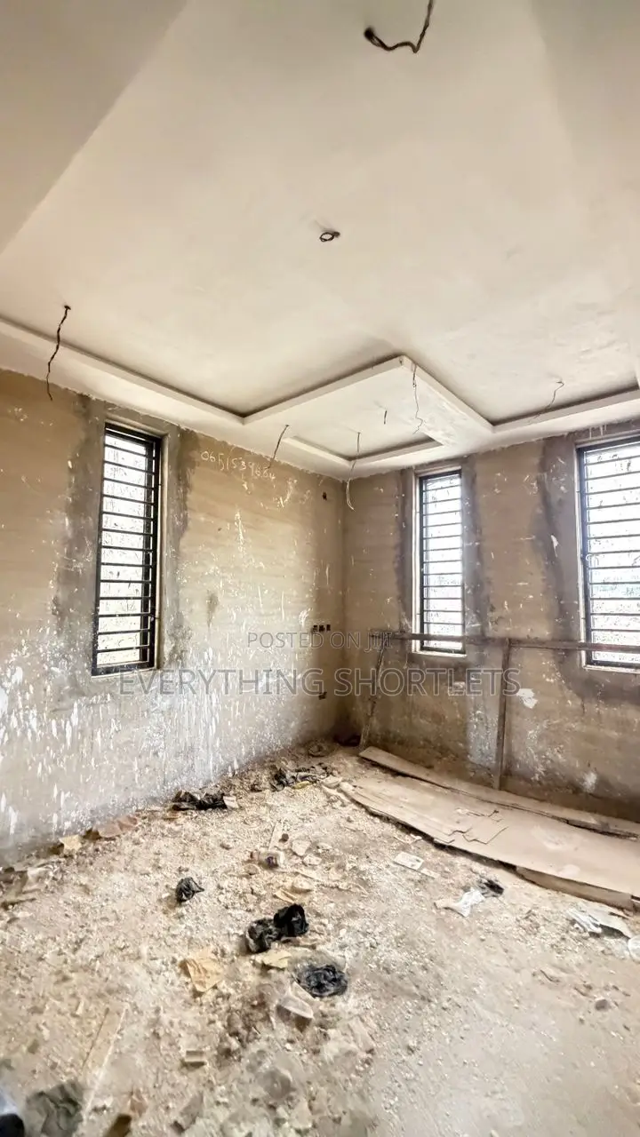 4bdrm Townhouse/Terrace in Apo District for sale
