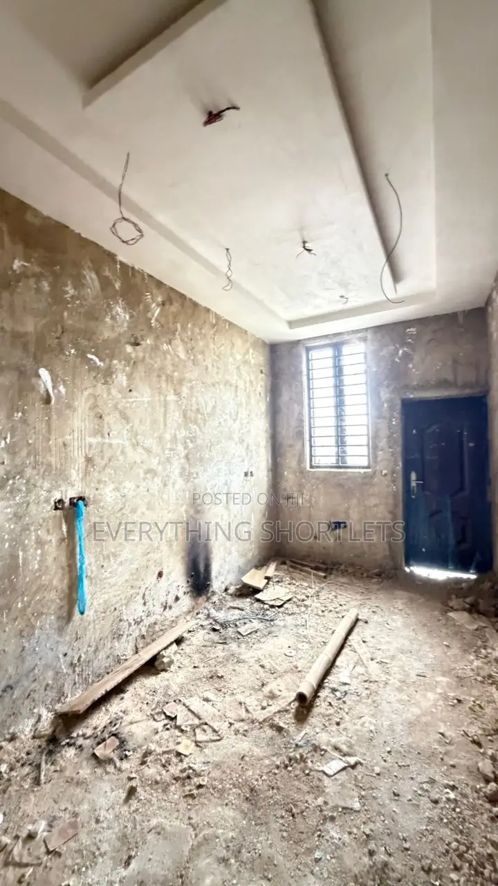 4bdrm Townhouse/Terrace in Apo District for sale
