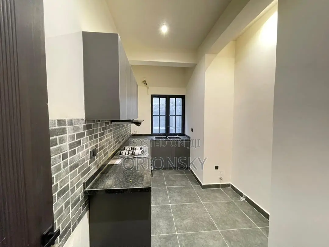 Furnished 1bdrm Block of Flats in Freedom Way, Lekki Phase 1 for sale