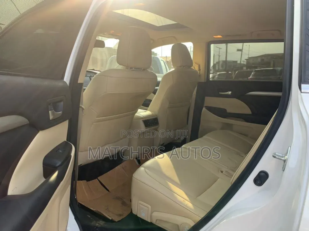 Toyota Highlander XLE V6 4x2 (3.5L 6cyl 6A) 2016 White