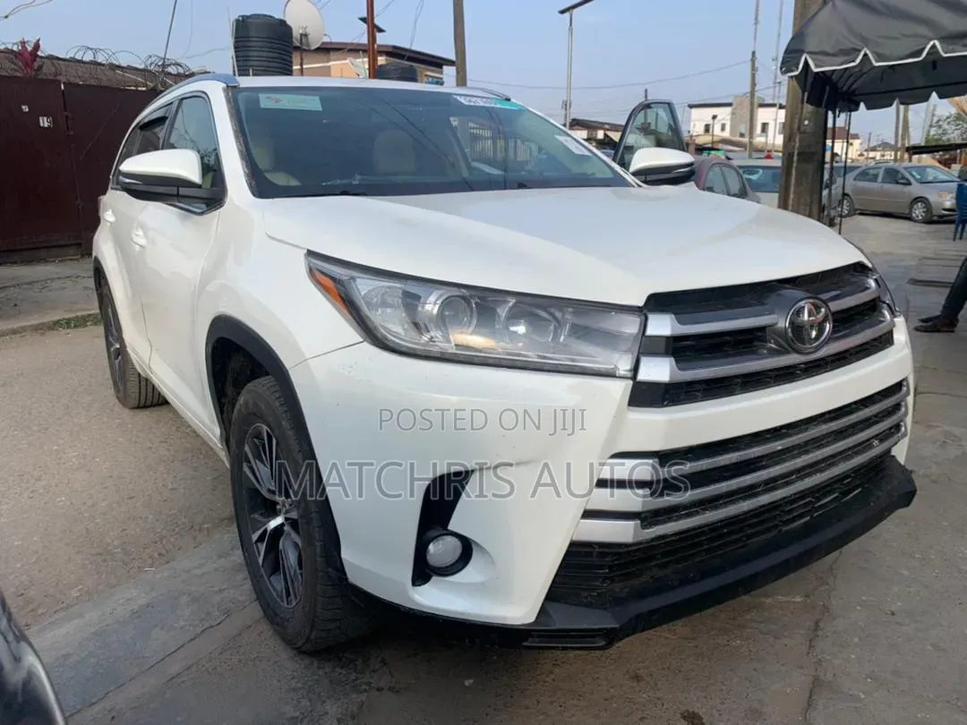 Toyota Highlander XLE V6 4x2 (3.5L 6cyl 6A) 2016 White
