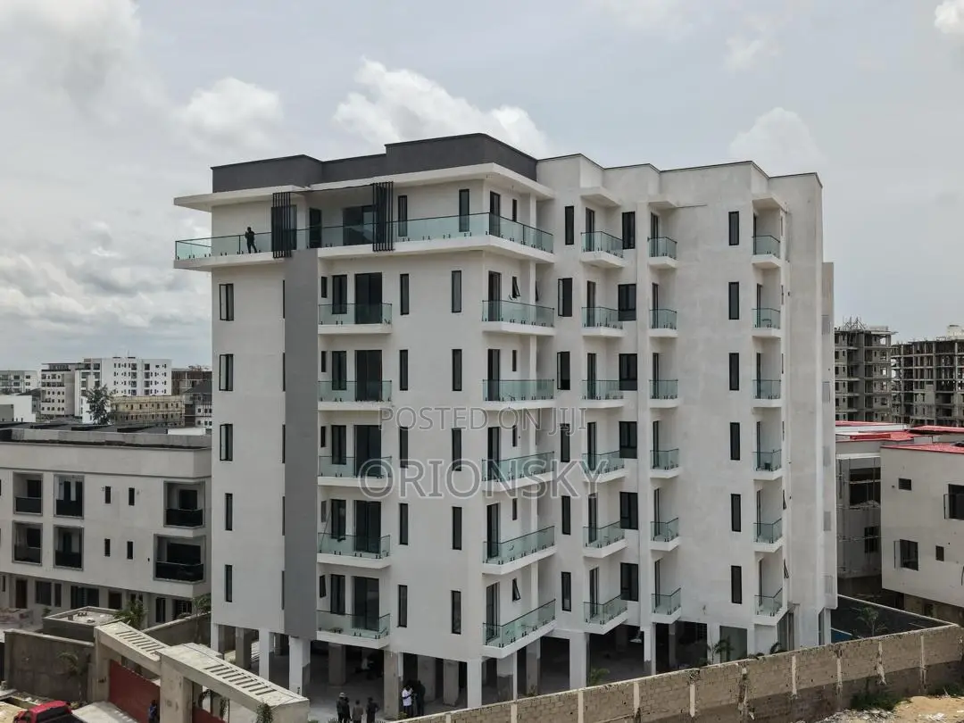 1bdrm Apartment in Freedom Way, Lekki Phase 1 for sale