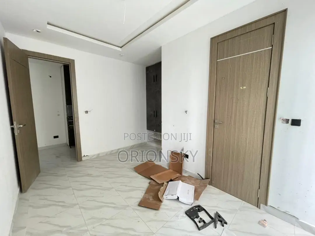 1bdrm Apartment in Freedom Way, Lekki Phase 1 for sale