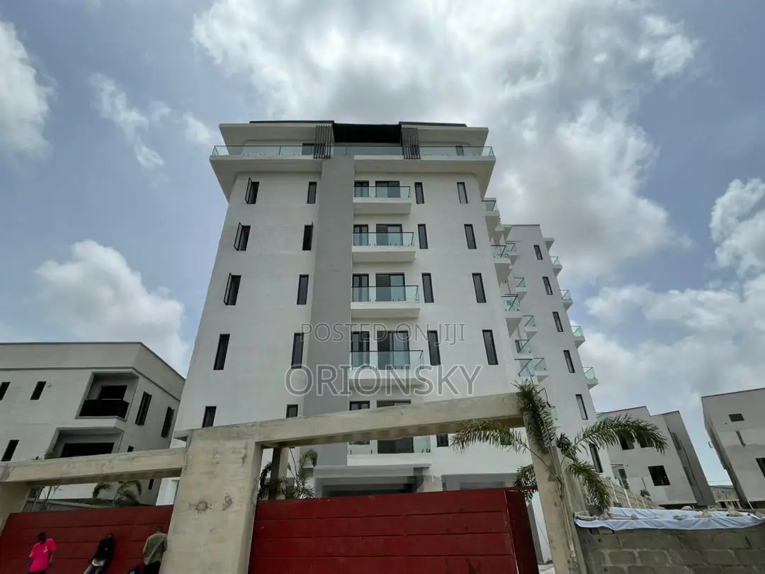 2bdrm Apartment in Freedom Way, Lekki Phase 1 for sale
