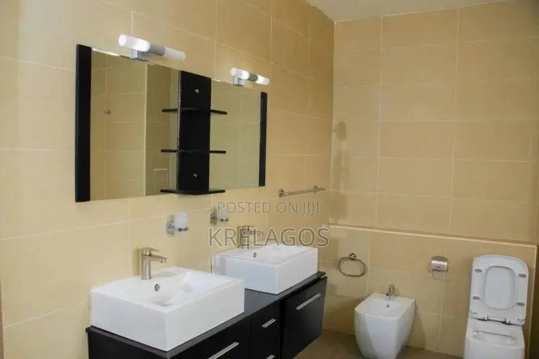 4bdrm Penthouse in Kofo Abayomi for rent