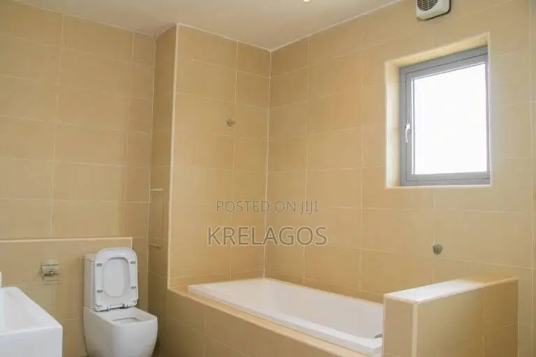 4bdrm Penthouse in Kofo Abayomi for rent