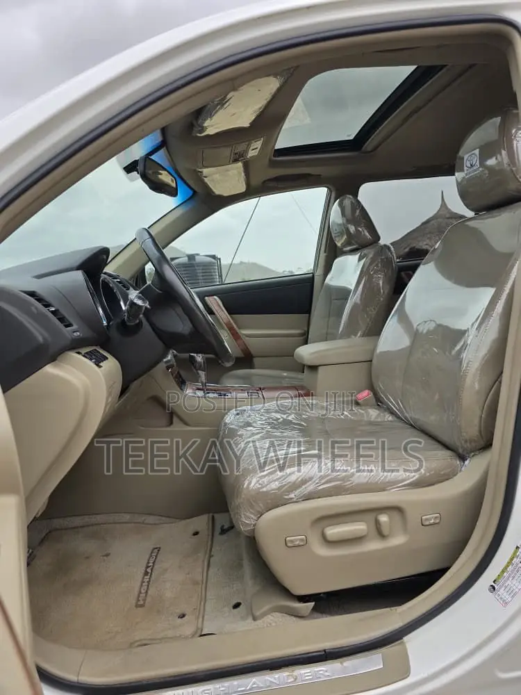Toyota Highlander Limited 2011 White