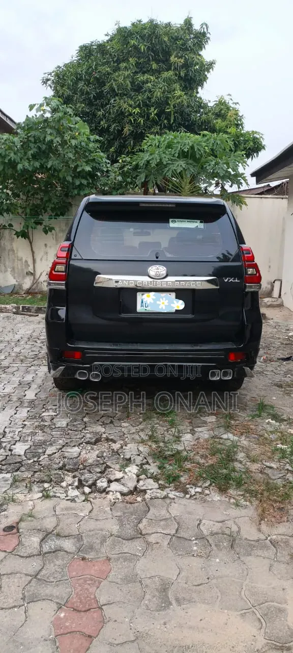 Toyota Land Cruiser Prado 2016 Black