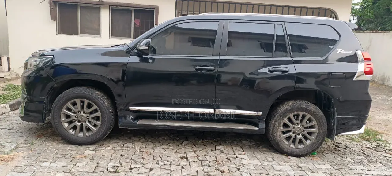 Toyota Land Cruiser Prado 2016 Black