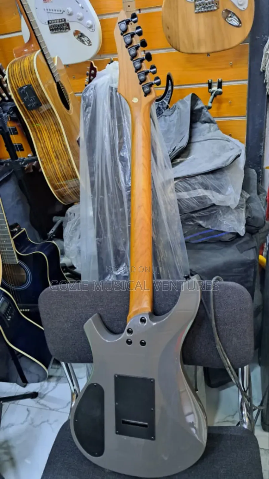 Seviliana Jom-900 Series Electric Lead Guitar Cream, Bag and Cable