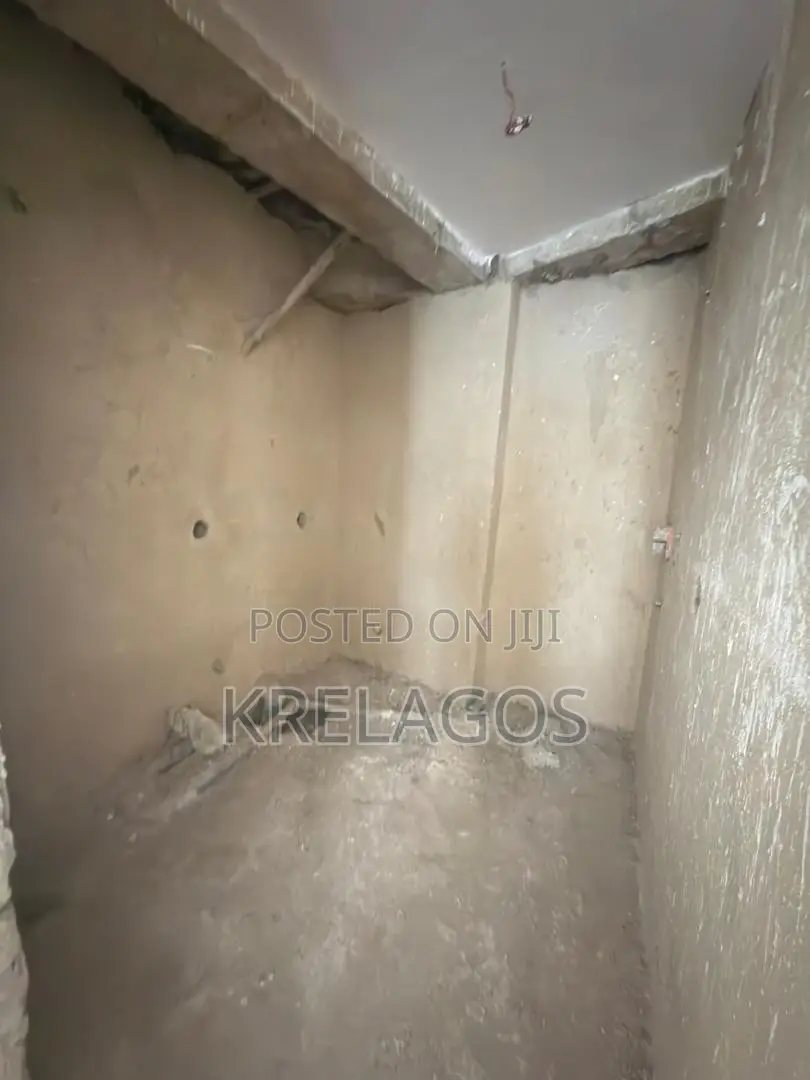2bdrm Apartment in Chevron for sale