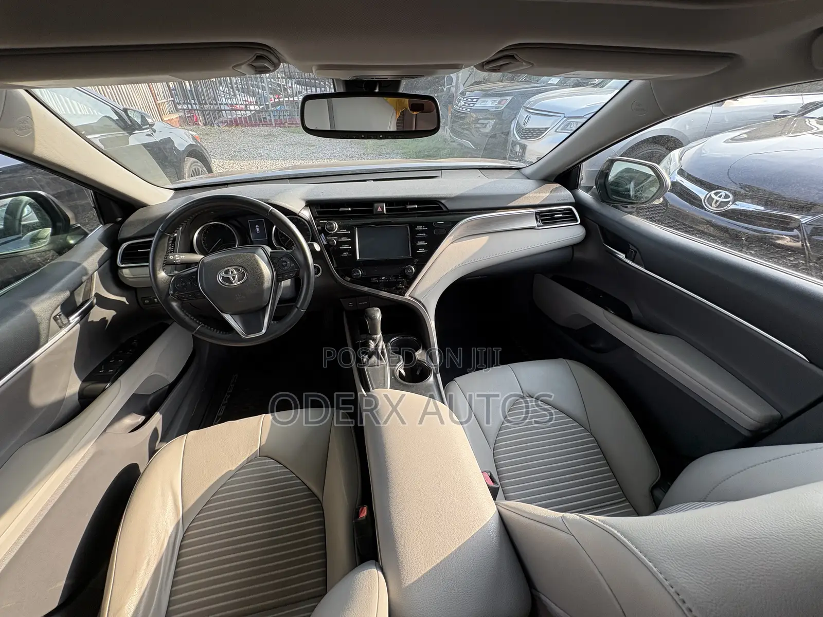 Toyota Camry SE FWD (2.5L 4cyl 8AM) 2018 Brown
