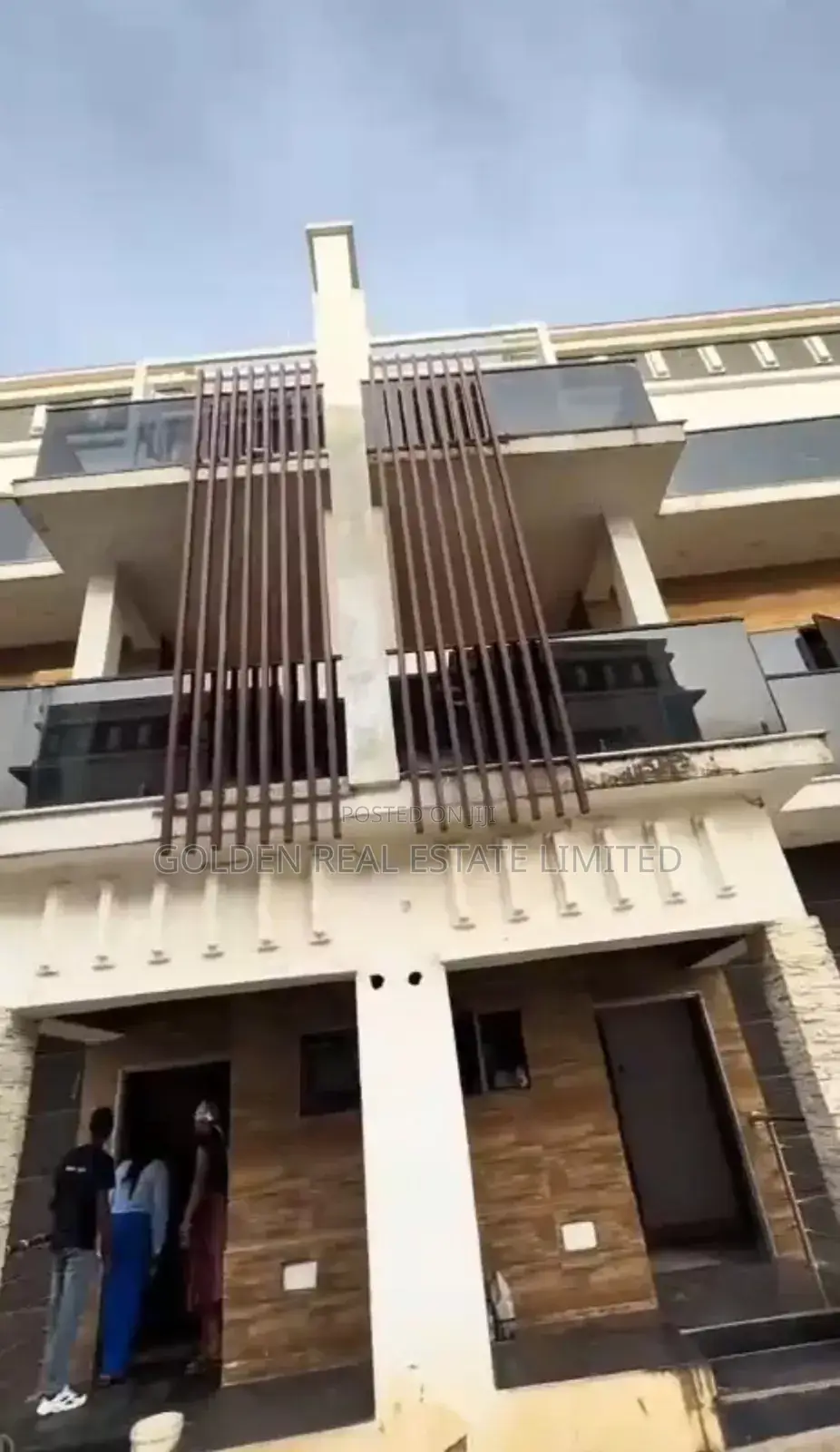 5bdrm Duplex in Idu Industrial for sale
