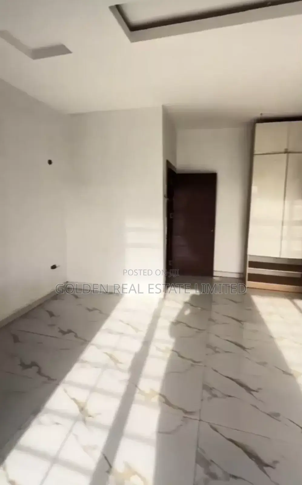 5bdrm Duplex in Idu Industrial for sale