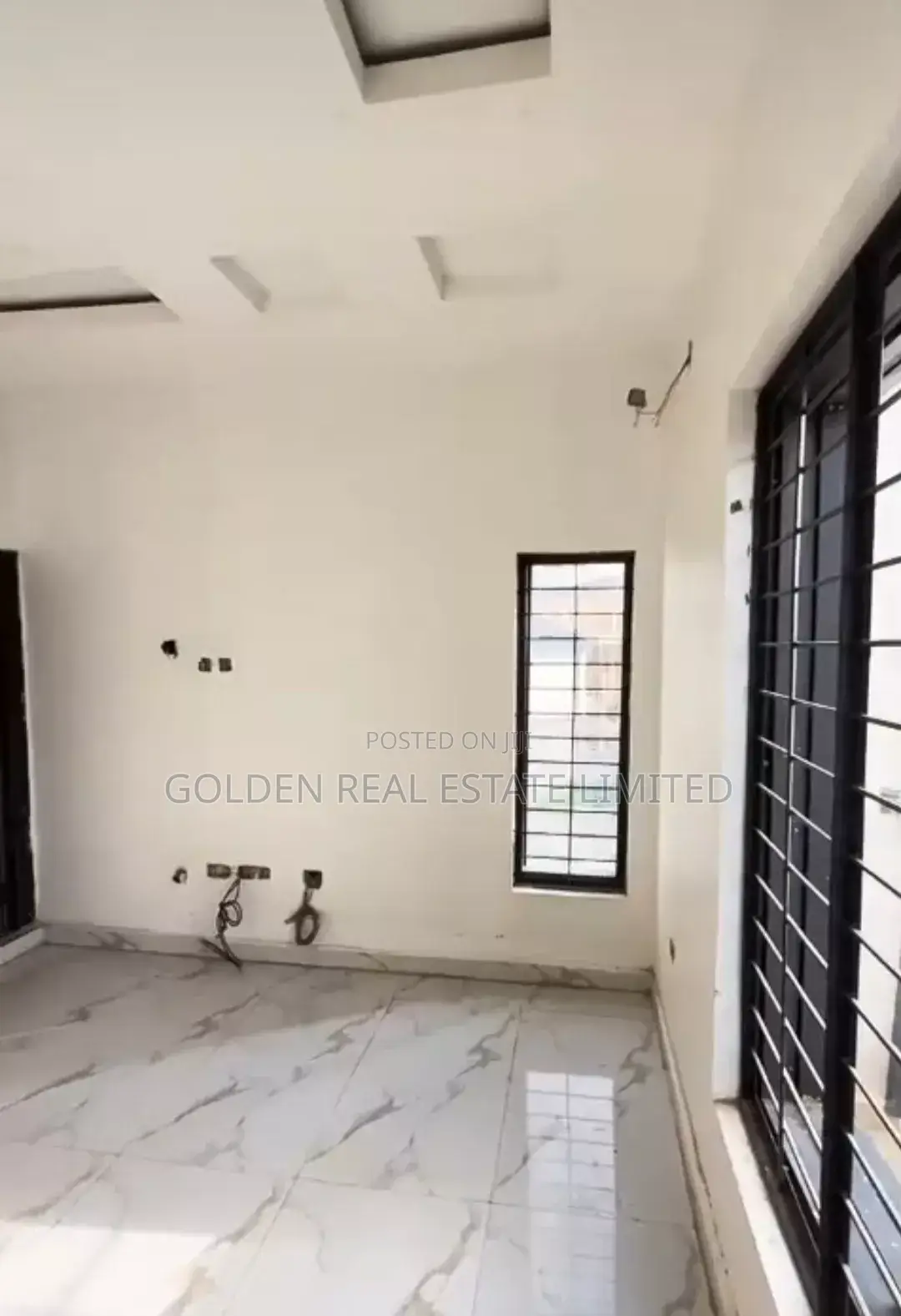 5bdrm Duplex in Idu Industrial for sale