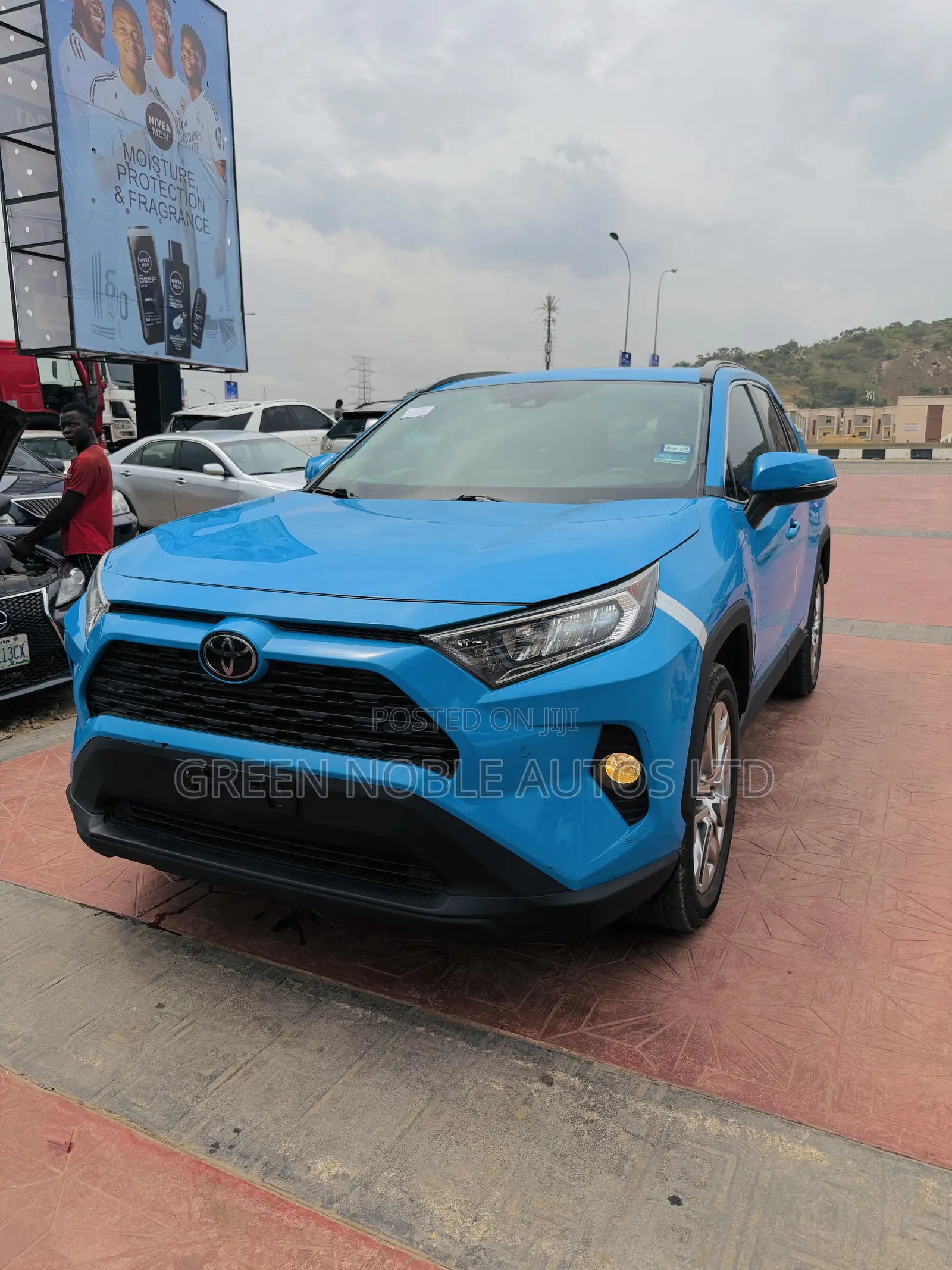 Toyota RAV4 2021 Blue