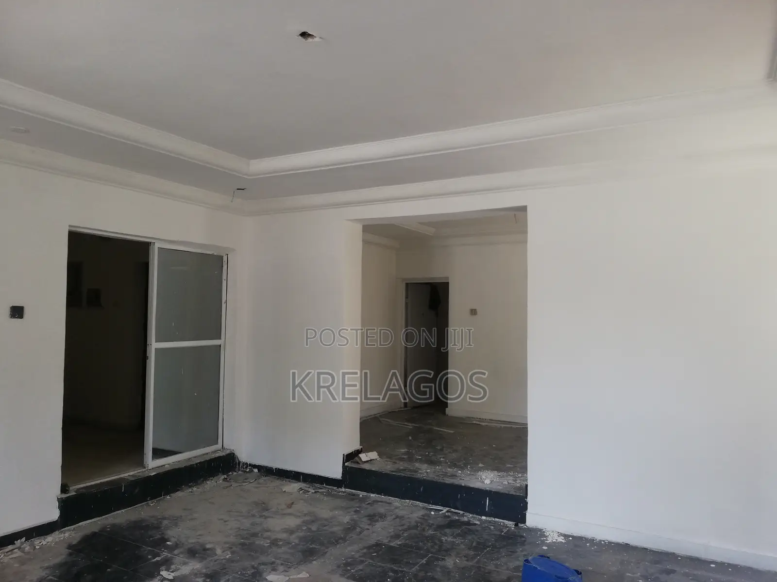 5bdrm Duplex in Chevron for sale