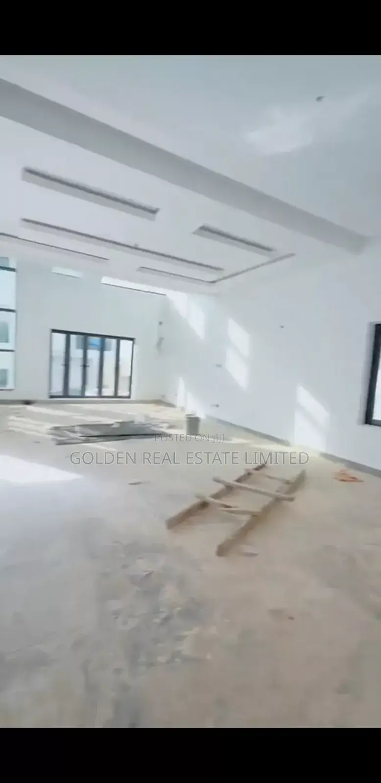 5bdrm Duplex in Central Business District for sale