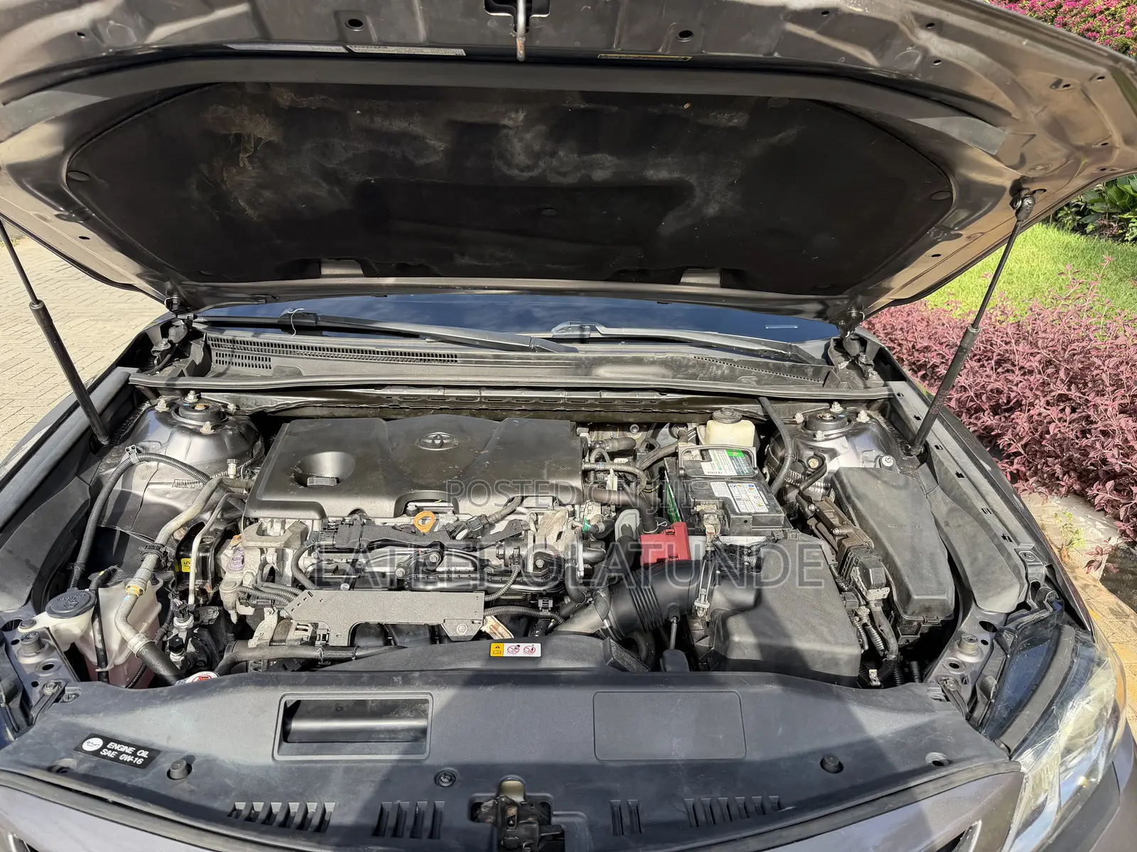 Toyota Camry SE FWD (2.5L 4cyl 8AM) 2018 Gray