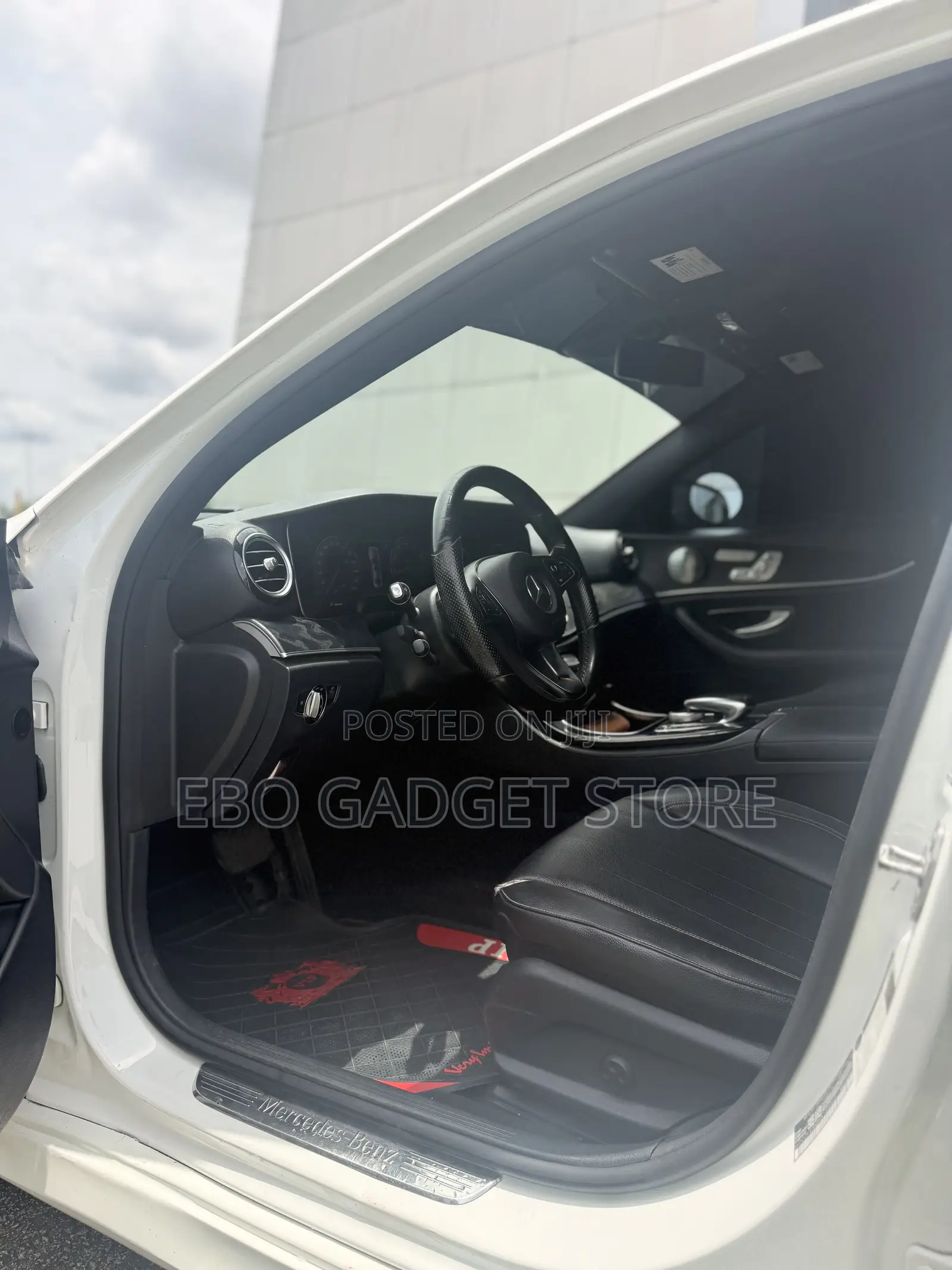 Mercedes-Benz E300 4Matic AWD Sedan (2.0L 4cyl 9A) 2017 White
