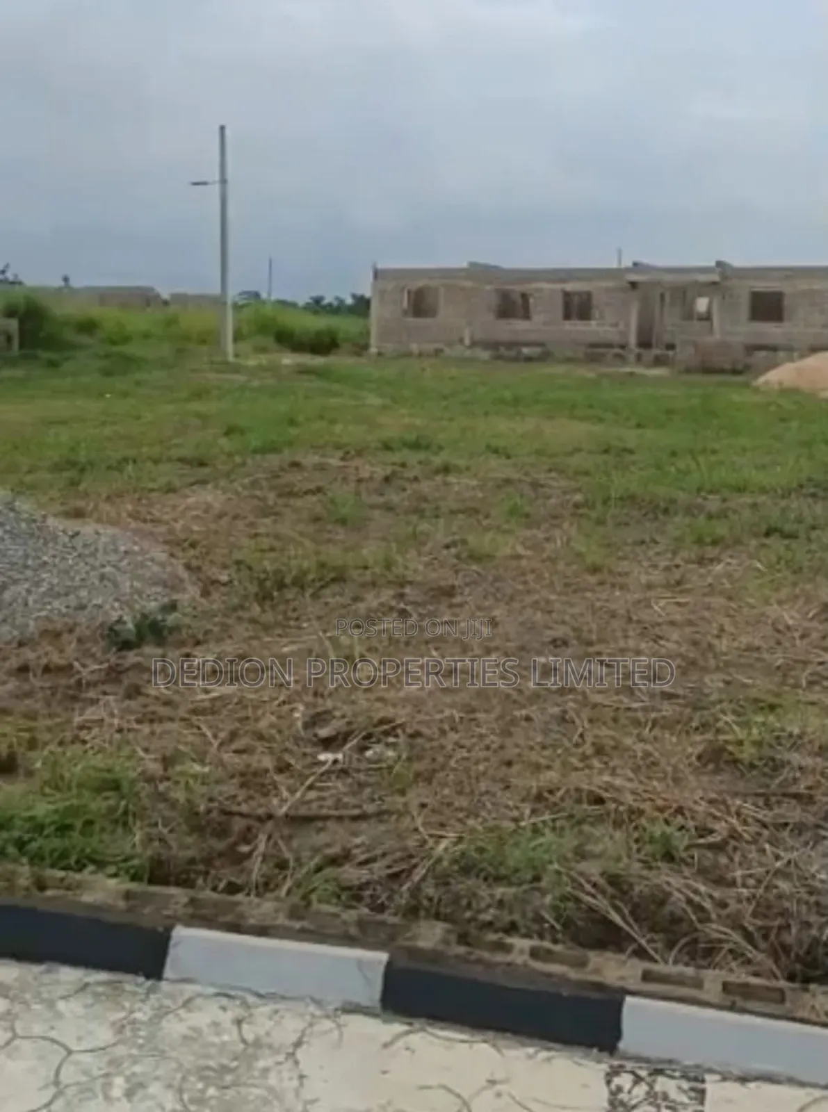 Mowe Land With Certificate of Occupancy