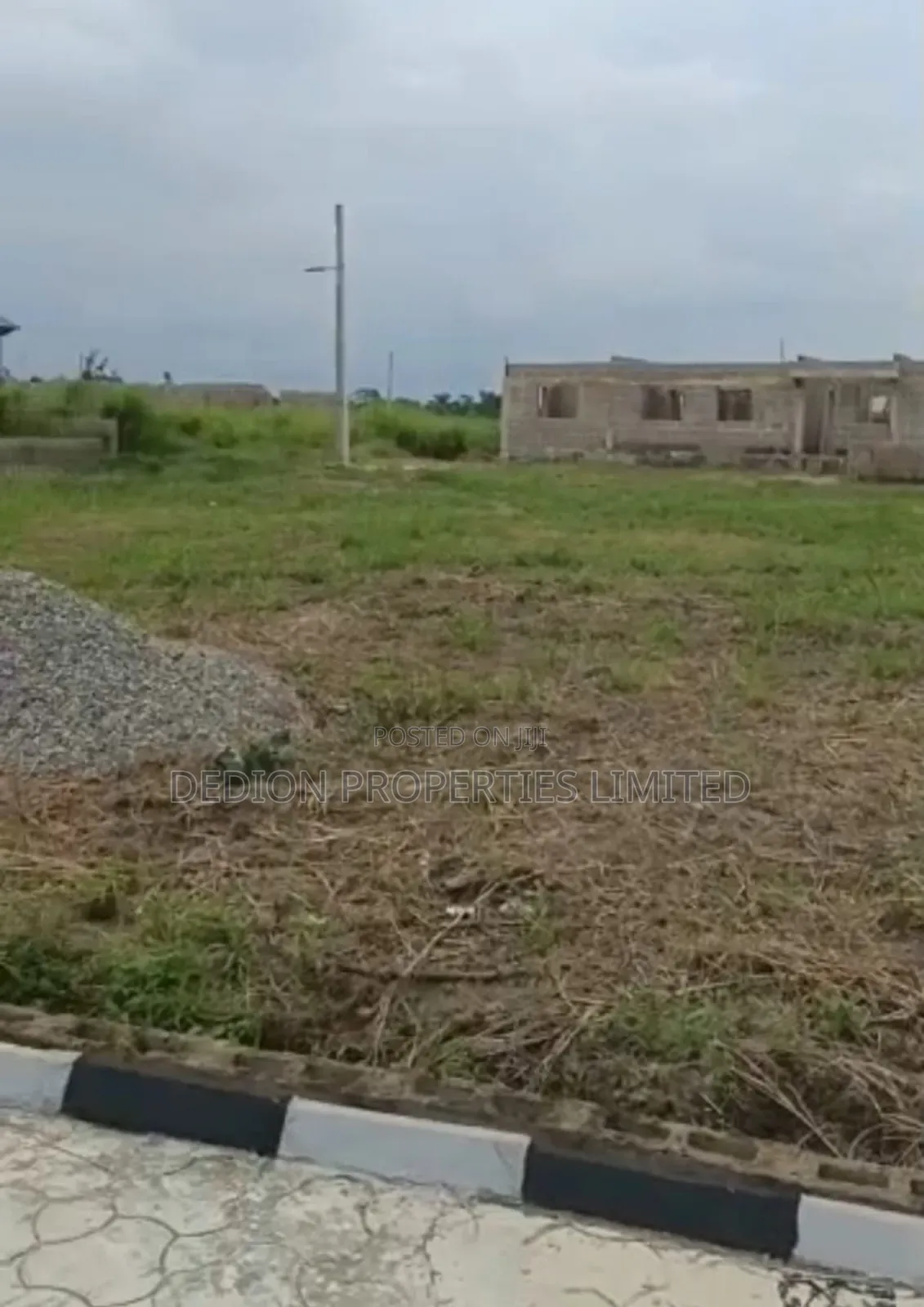 Mowe Land With Certificate of Occupancy