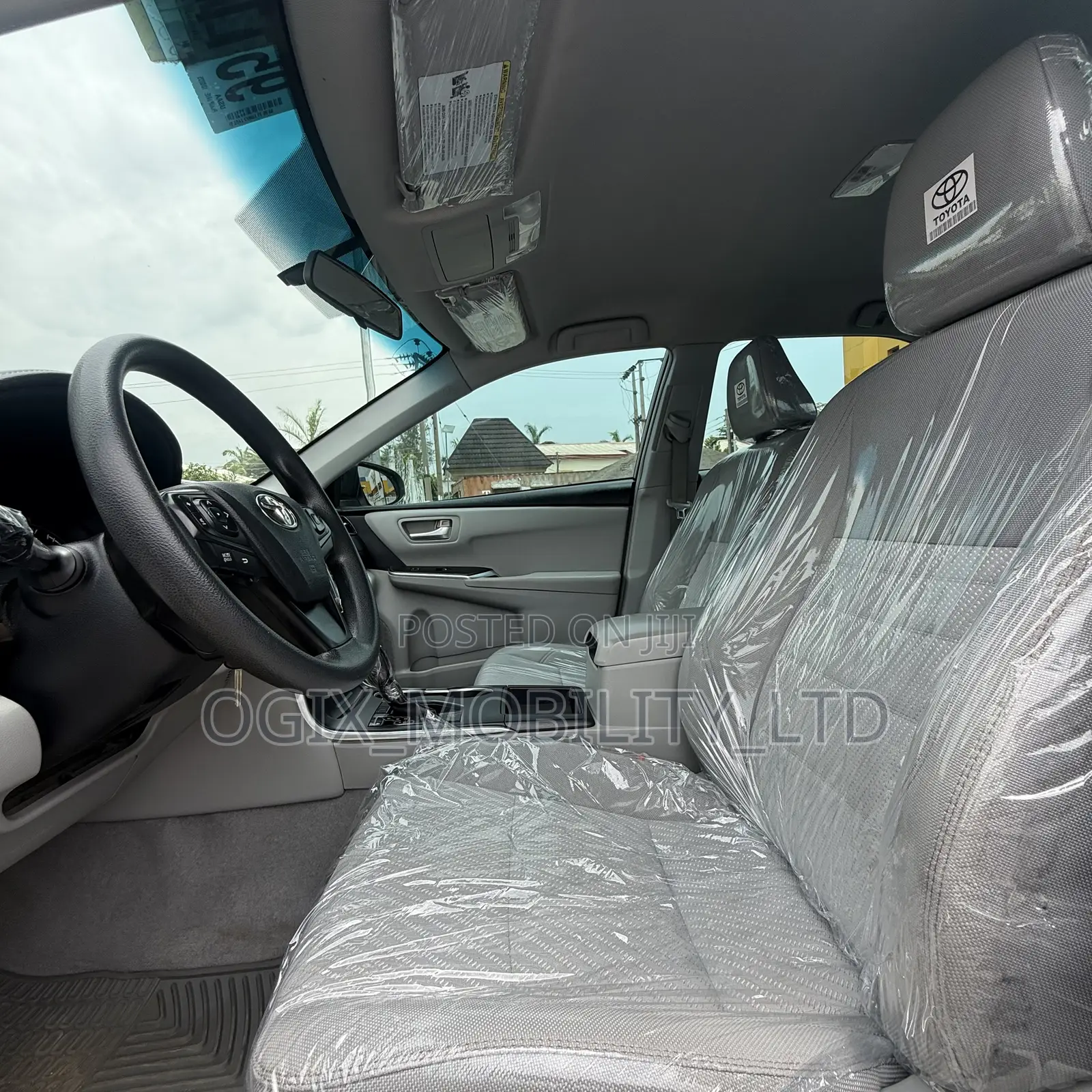 Toyota Camry LE 4dr Sedan (2.5L 4cyl 6A) 2015 Silver
