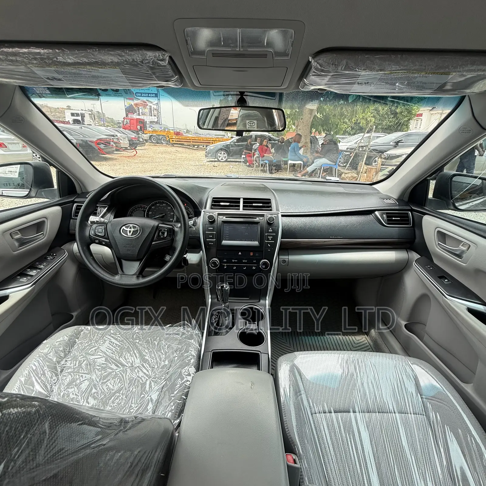 Toyota Camry LE 4dr Sedan (2.5L 4cyl 6A) 2015 Silver