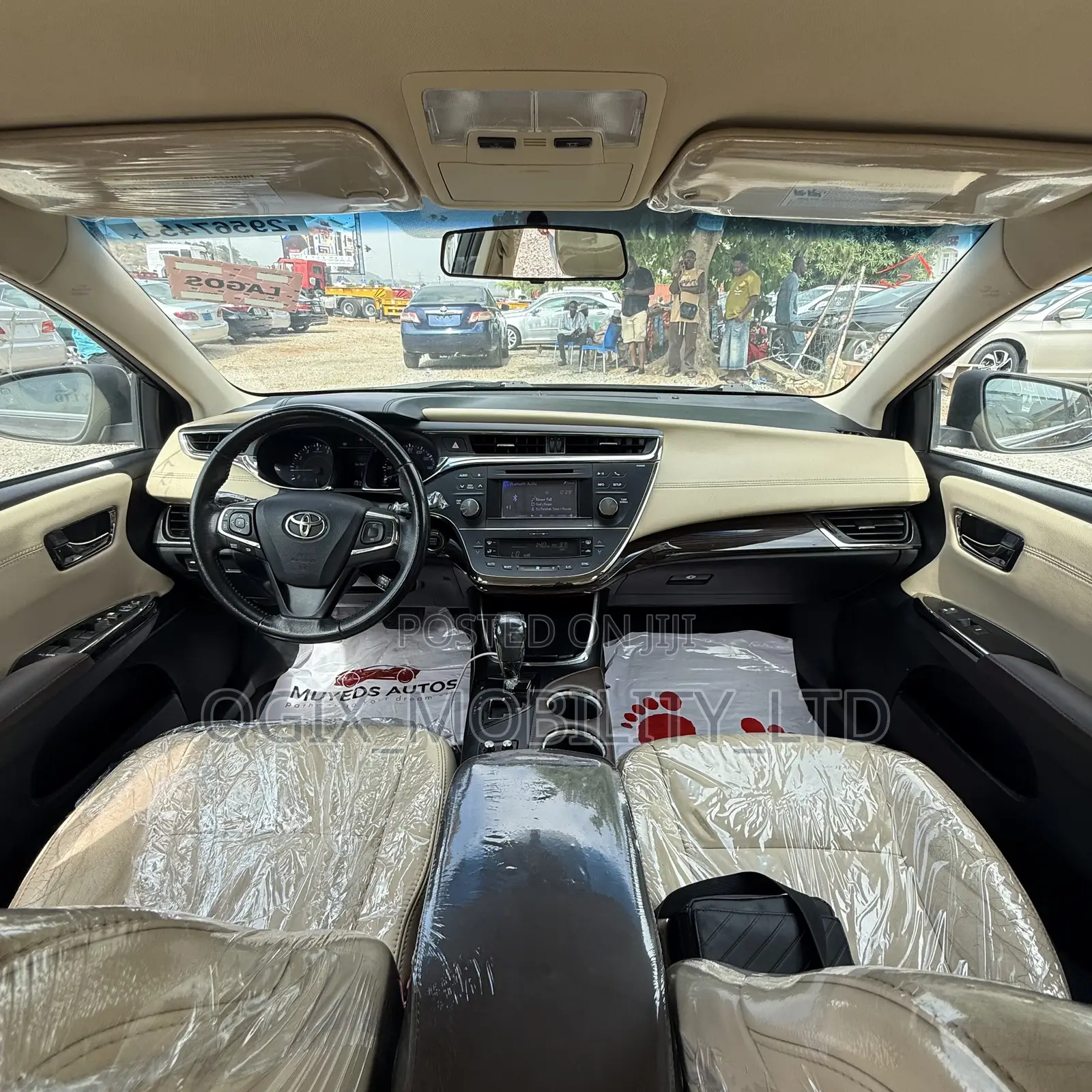 Toyota Avalon XLE Premium Sedan FWD (3.5L 6cyl 6A) 2013 Maroon