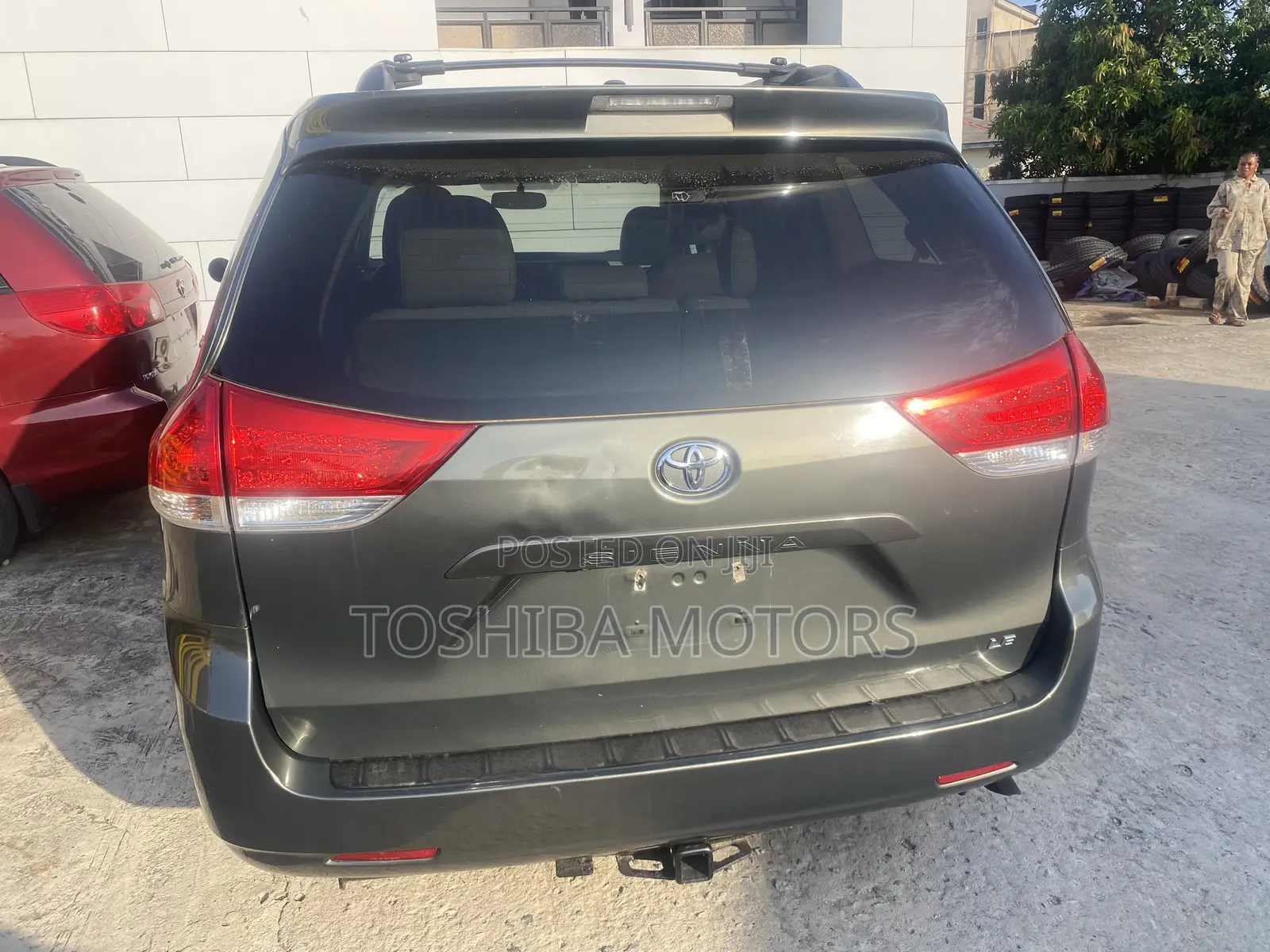 Toyota Sienna LE FWD 8-Passenger 2013 Gray